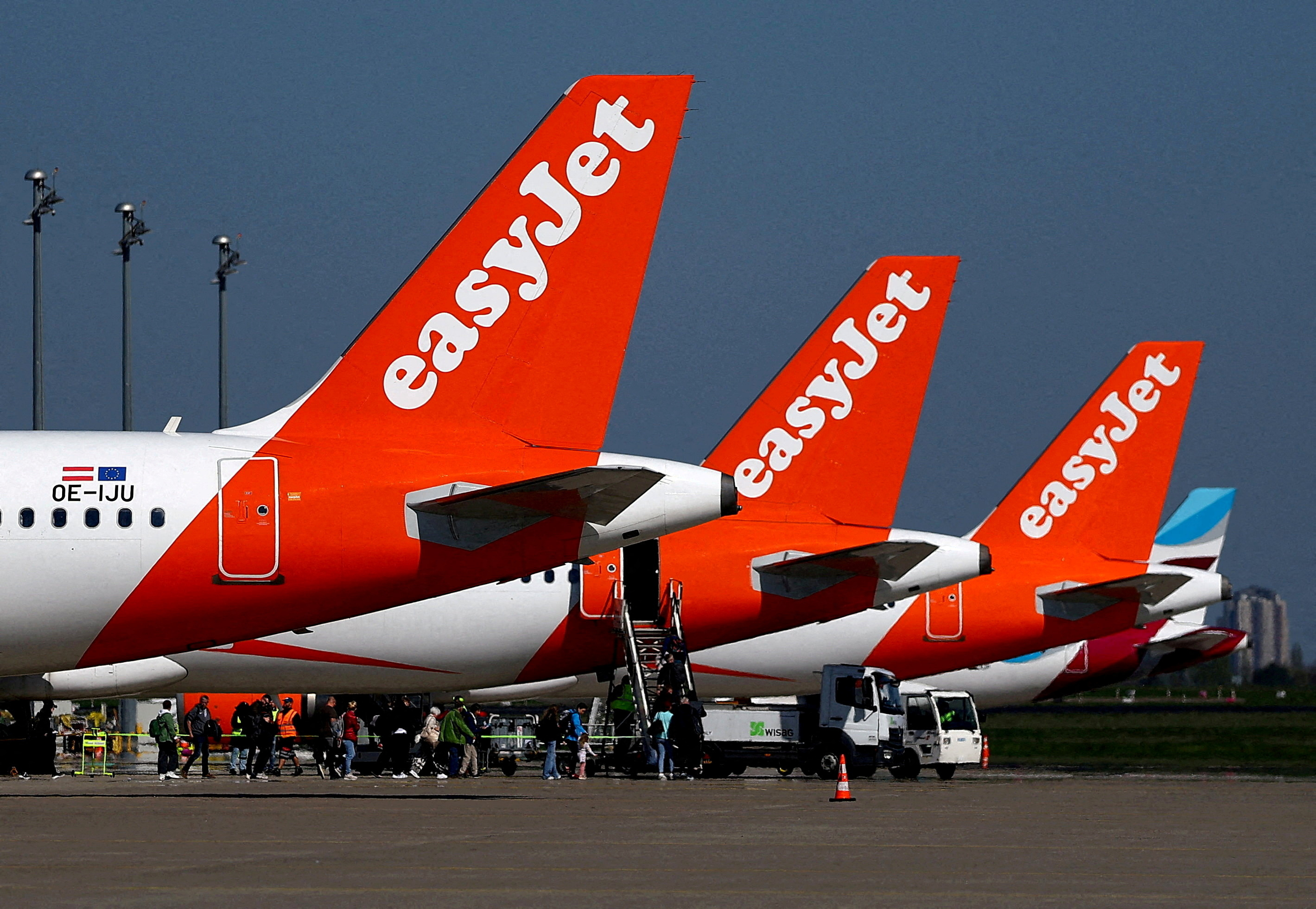 Ortadoğu'daki krizden etkilenen EasyJet'in kârı yere çakıldı