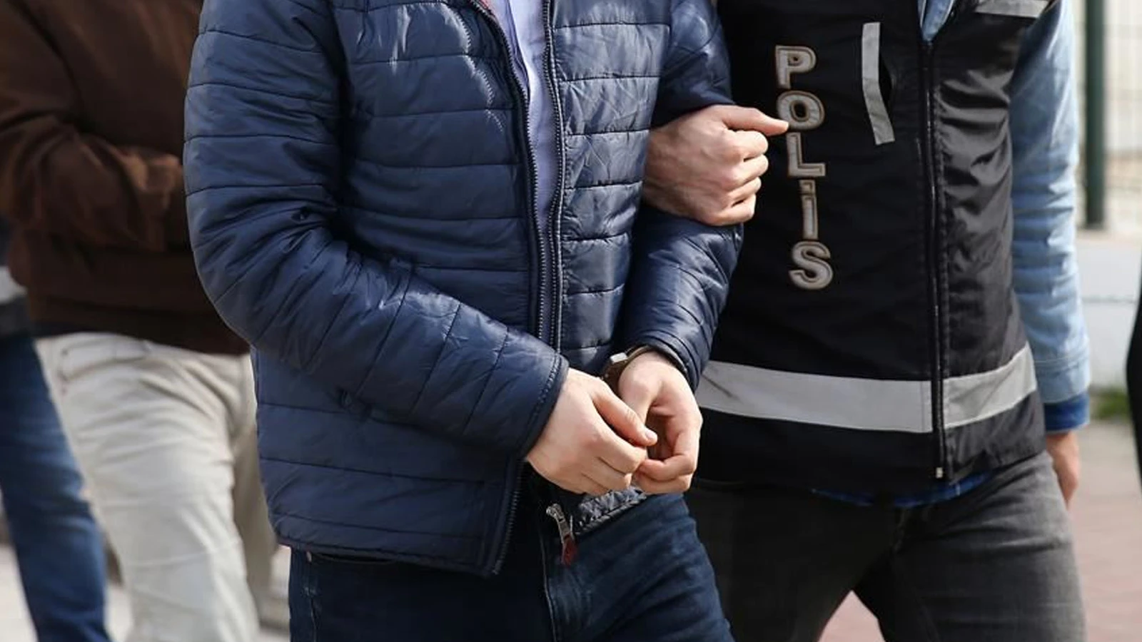 "Tesettürlü kadını havuza almadığı" iddia edilen görevli tutuklandı