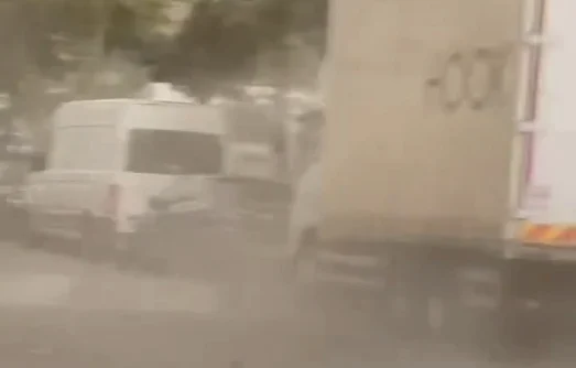 İstanbul'u fırtına vurdu! Mega savaş alanına döndü