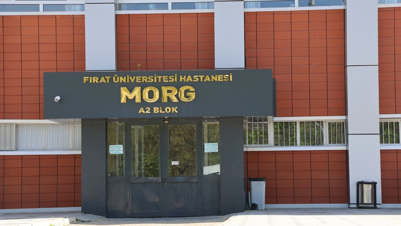 İş makinesinin altında kalan işçi hayatını kaybetti