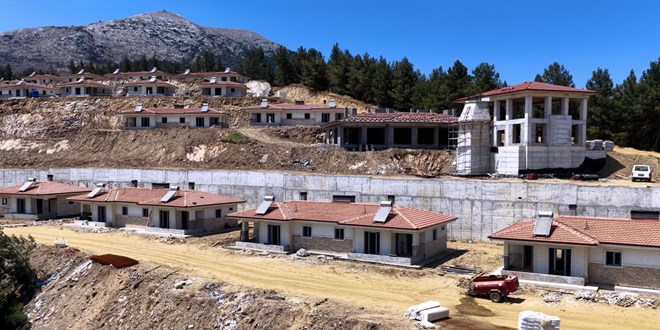 Ödemiş Afet Konutları yangının birinci yılında teslim ediliyor