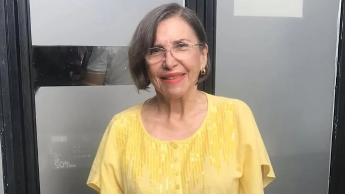 Gül Onat kanser tedavisi nedeniyle dökülen saçlarını kazıttı