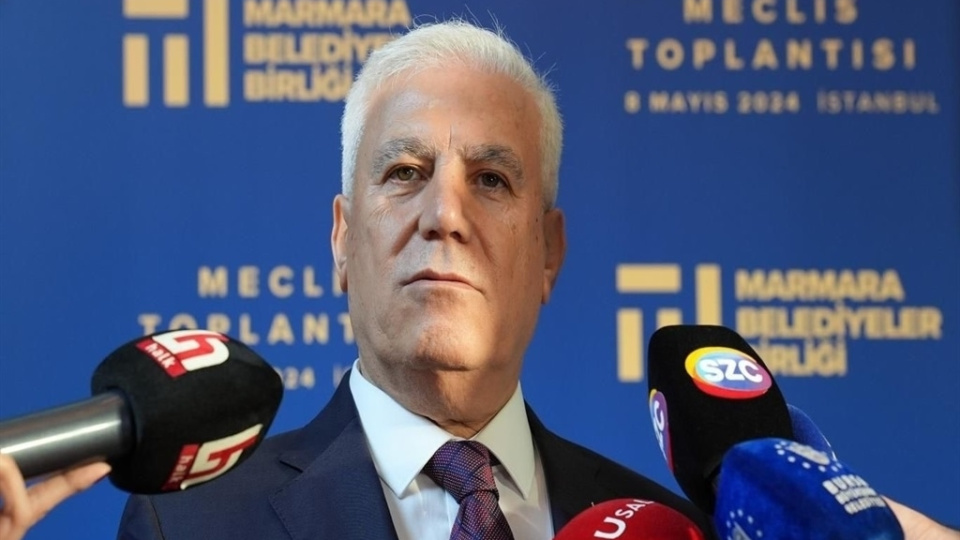 Eski Bursa Büyükşehir Belediye Başkanı Mustafa Bozbey'in yargılanmasına başlandı: Duruşma öncesinde gerginlik yaşandı