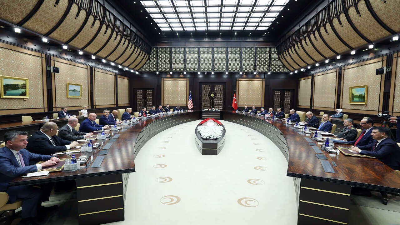 Cumhurbaşkanı Erdoğan ile ABD Başkanı Trump heyetler arası görüşmeye başkanlık etti