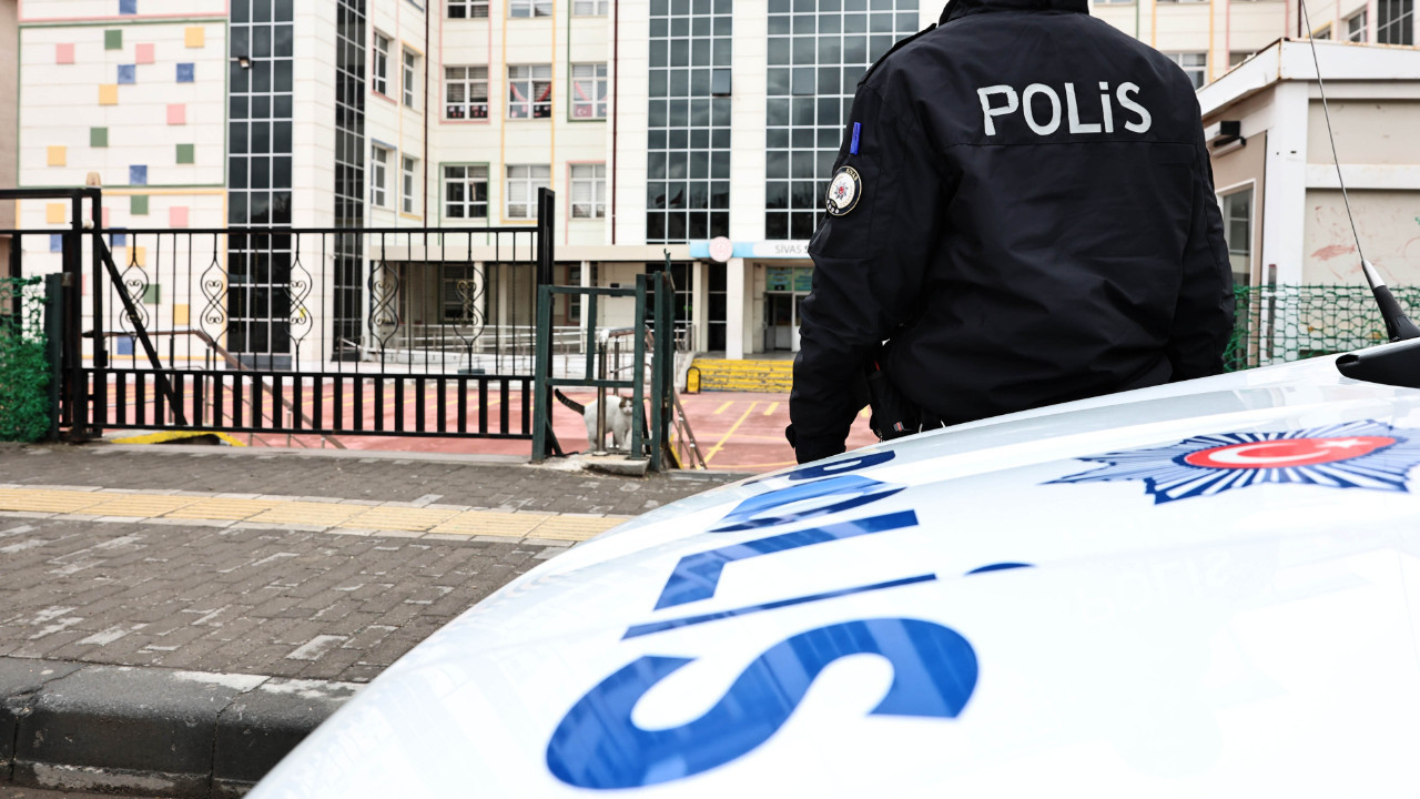 İzmir merkezli 5 ilde kurgu kaza yoluyla sigorta şirketlerini zarara uğratan suç örgütüne operasyon