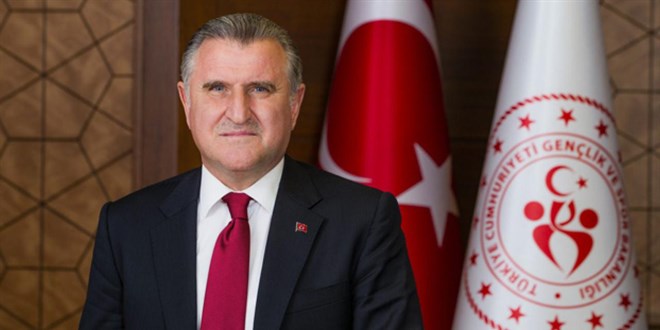 Bakan Bak, dünya şampiyonasında 50 madalya alan milli özel sporcuları kutladı