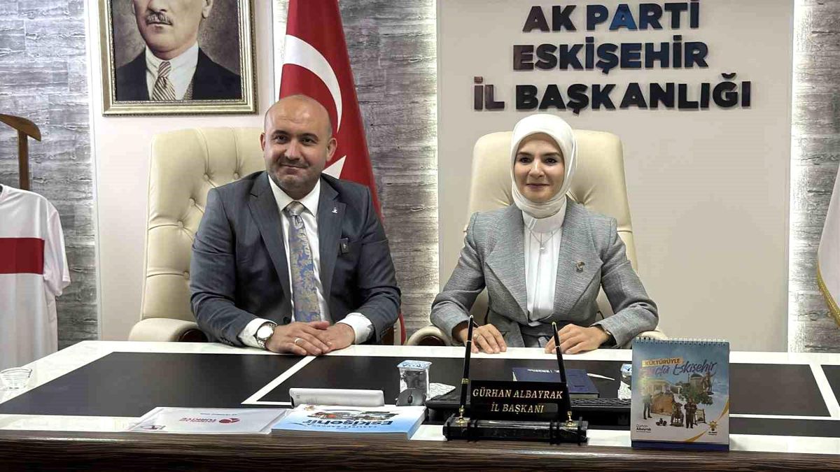 Bakan Göktaş, AK Parti Eskişehir İl Başkanlığı'nı ziyaret etti