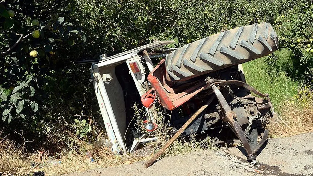 Traktör kazasında 1 kişi öldü 1 kişi yaralandı