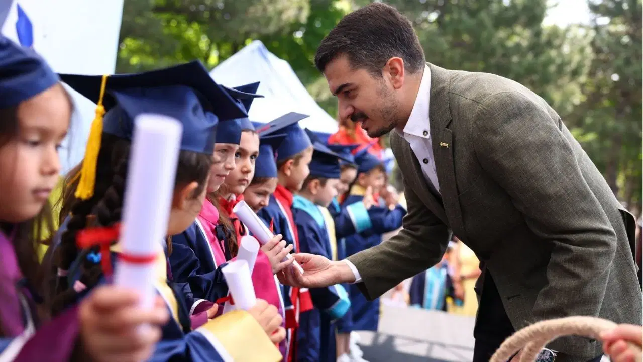 Çankayalı miniklerin mezuniyet heyecanı