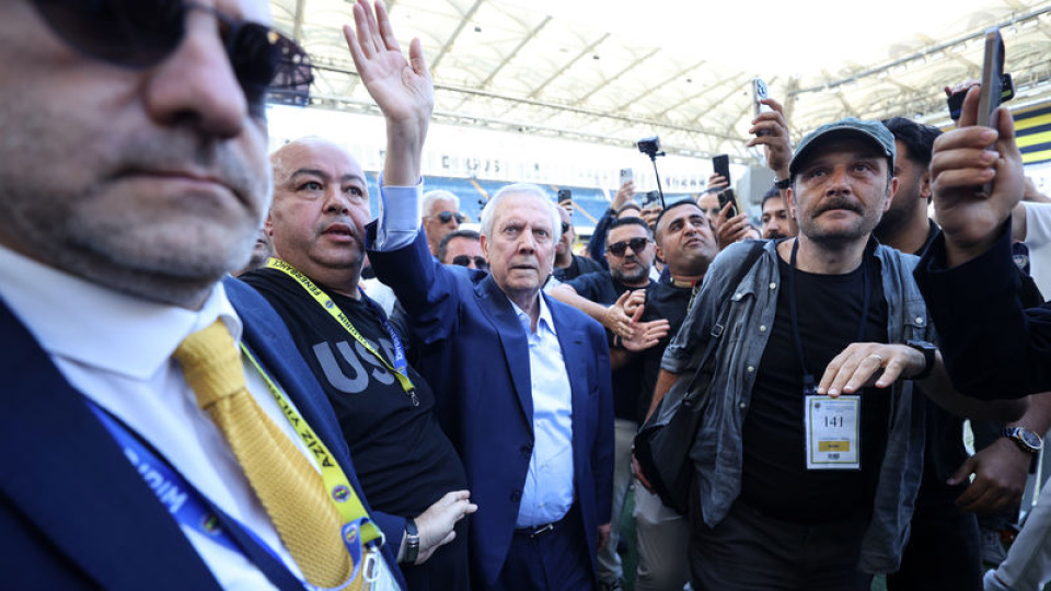 Aziz Yıldırım yeniden Fenerbahçe Başkanı seçildi