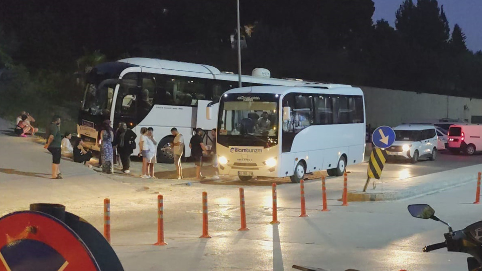 Rafting yapan 52 kişi zehirlenme şüphesiyle hastaneye kaldırıldı