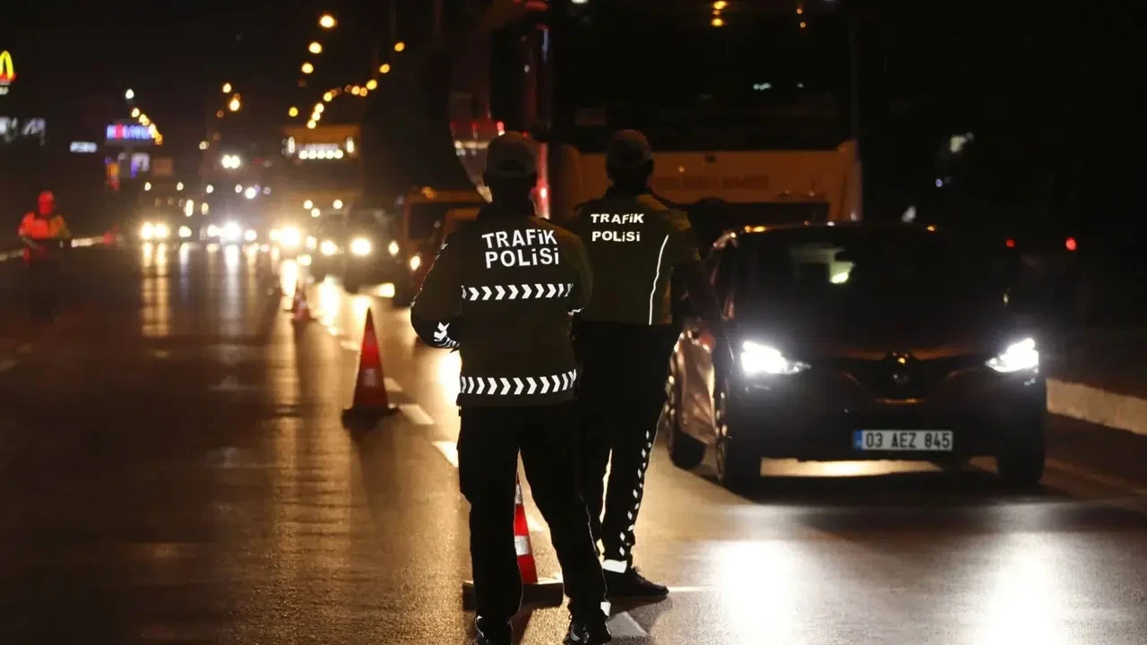 Erzurum'da polisten kaçan ehliyetsiz sürücüye 83 bin lira ceza