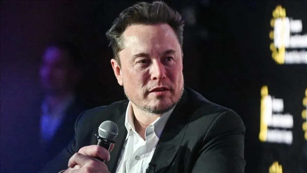 Elon Musk trilyoner statüsünü kaybetti: SpaceX hisselerindeki düşüş servetini 59 milyar dolar eritti