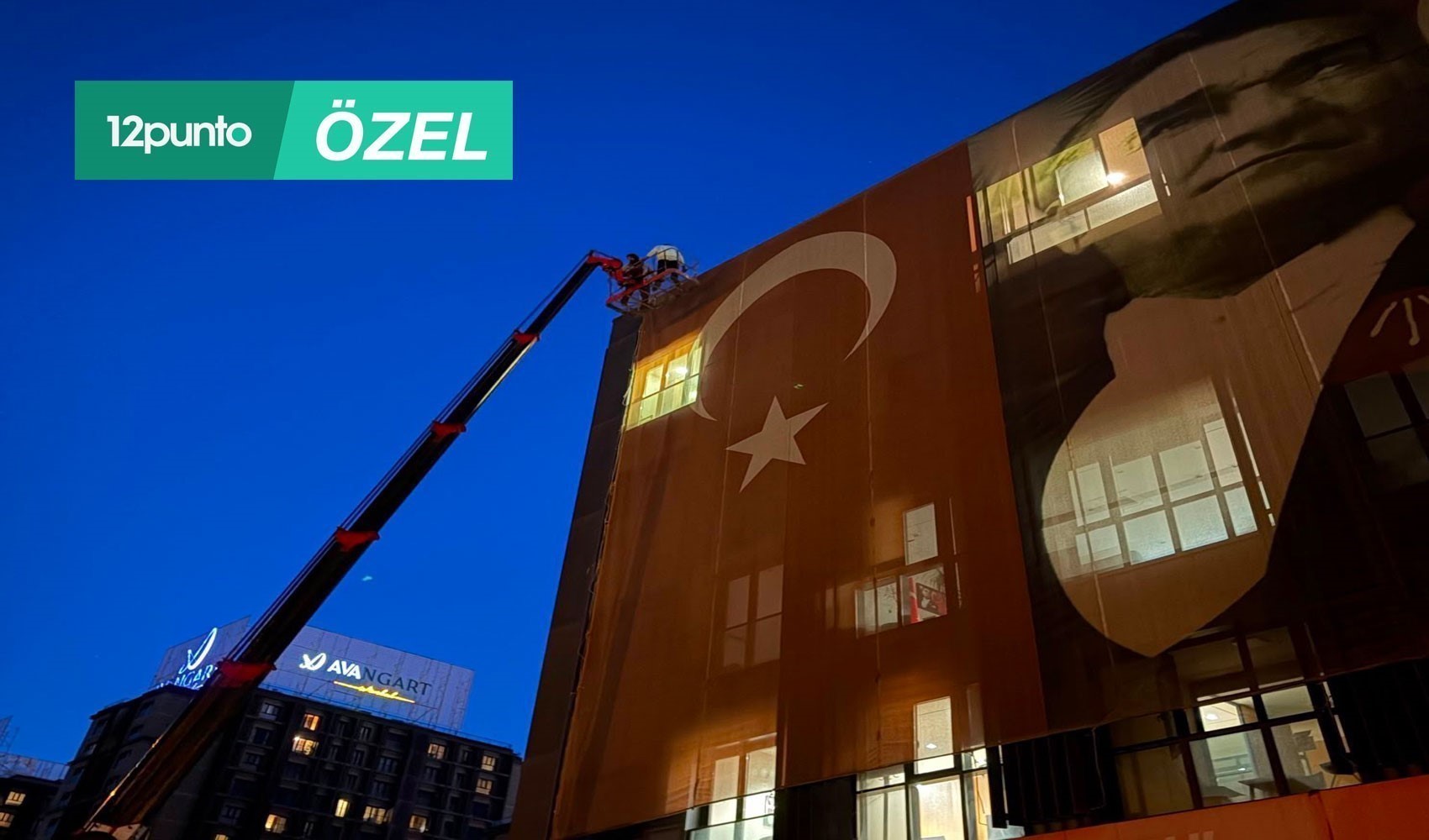 CHP İstanbul İl Başkanlığı’nda bayrak krizi: Kılıçdaroğlu'nun bayrağı asılmak istendi