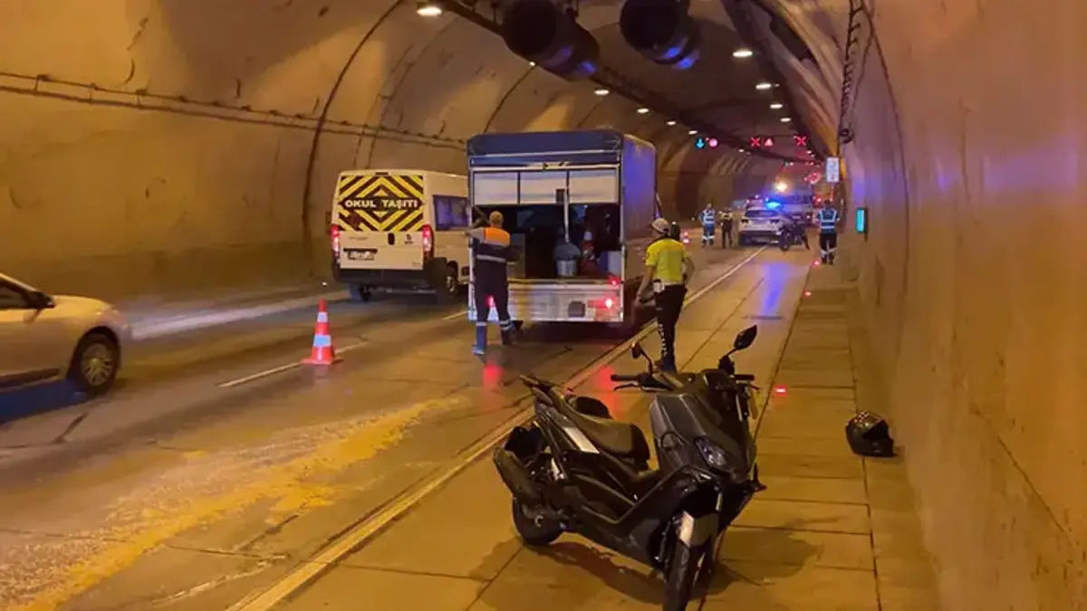 İstanbul'un göbeğinde ilginç kaza! Yağ dökülen yolda 3 kişi yaralandı