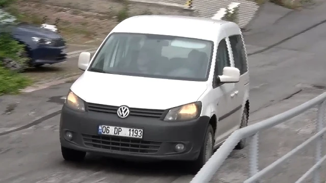 Ankara'da araçların çıkamadığı yokuş gündem oldu
