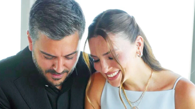 Yüzükler takıldı