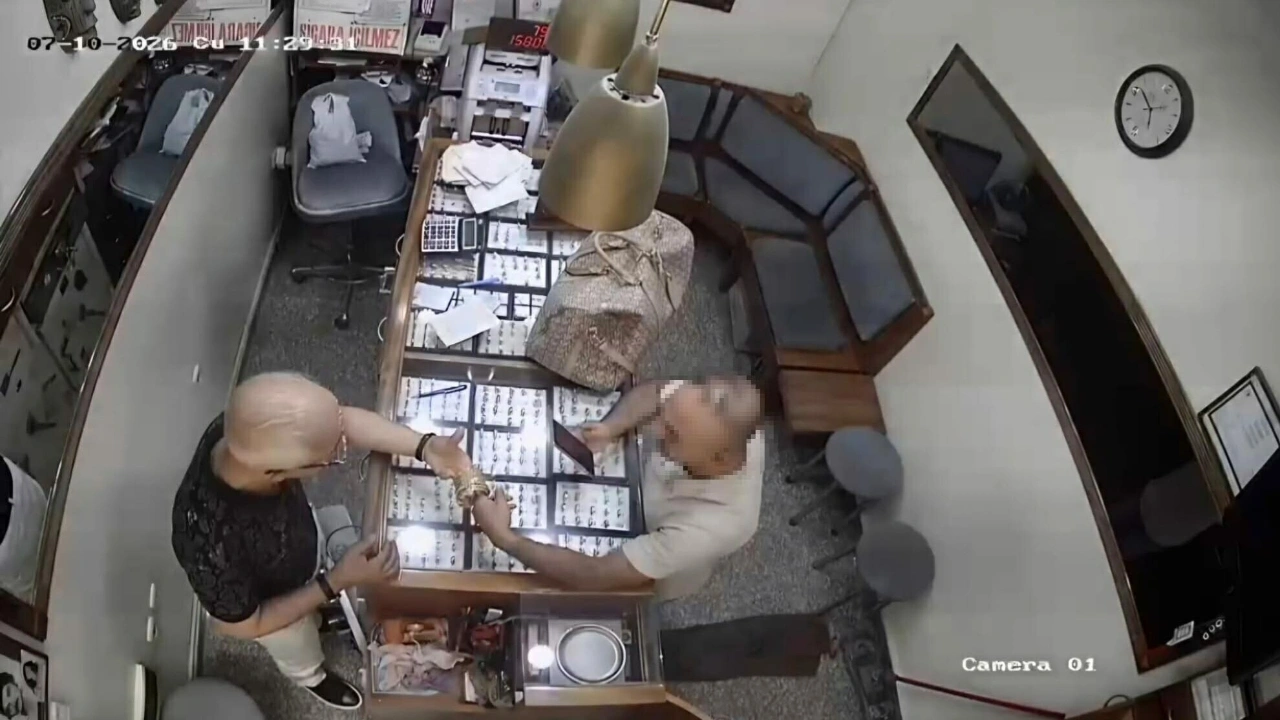 2,5 milyon liralık altın bilezikleri alıp kaçtı! Polis saatler içinde yakaladı