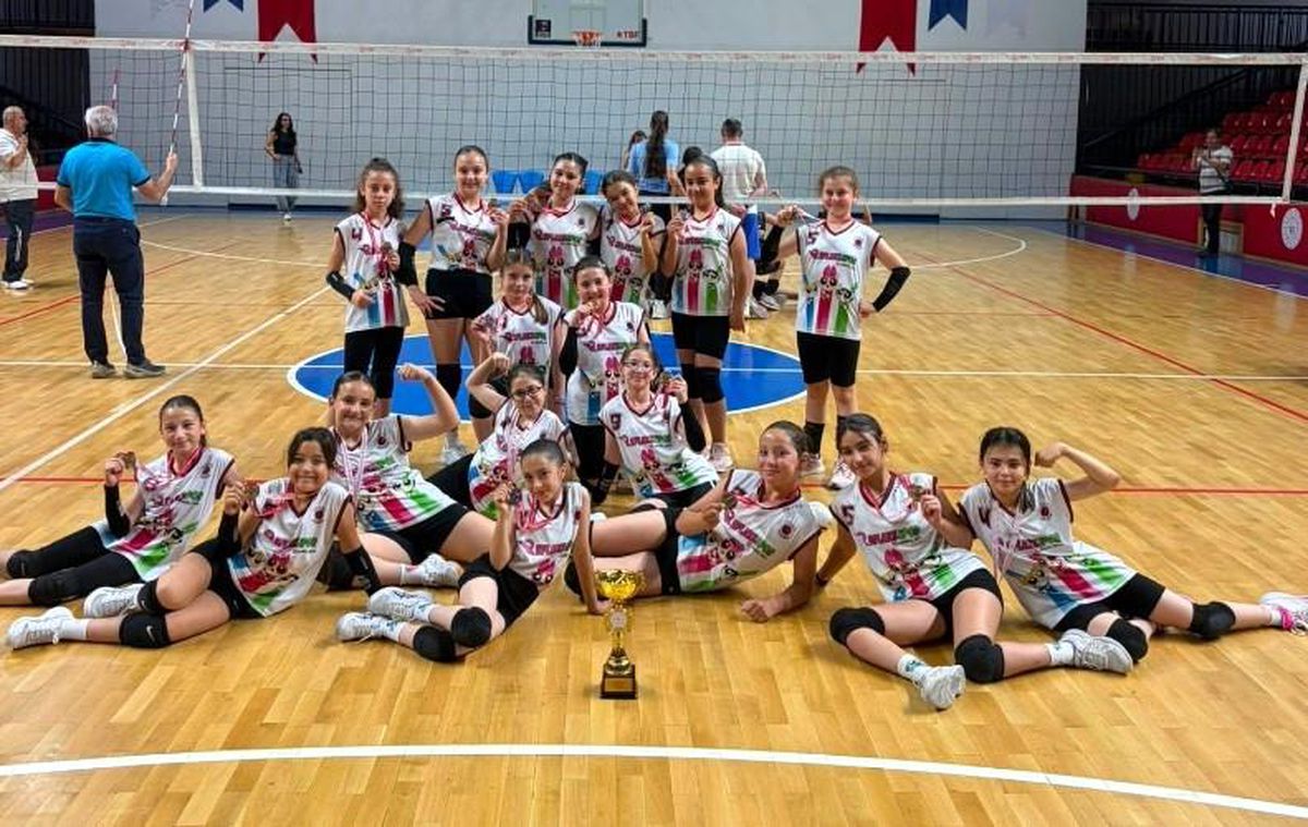 TKİ Tavşanlı Linyitspor'un voleybol başarısı