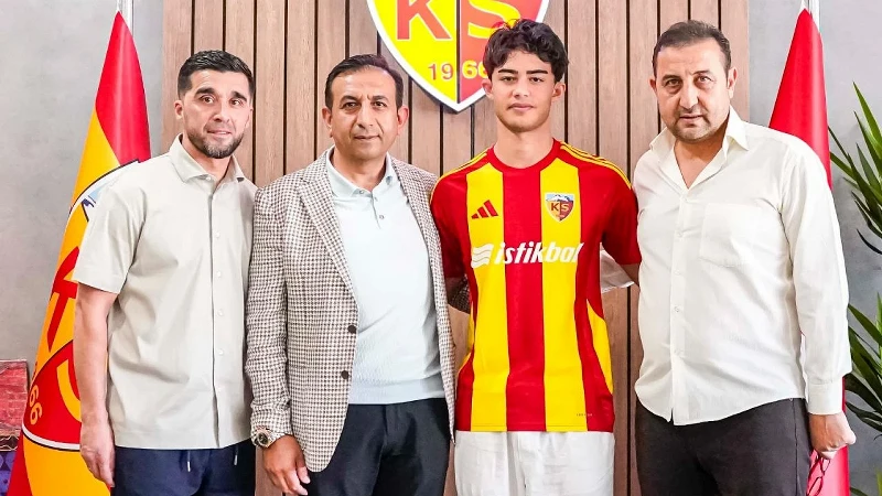 Kayserispor’da Kayra Cihan ile 3 yıllık imza