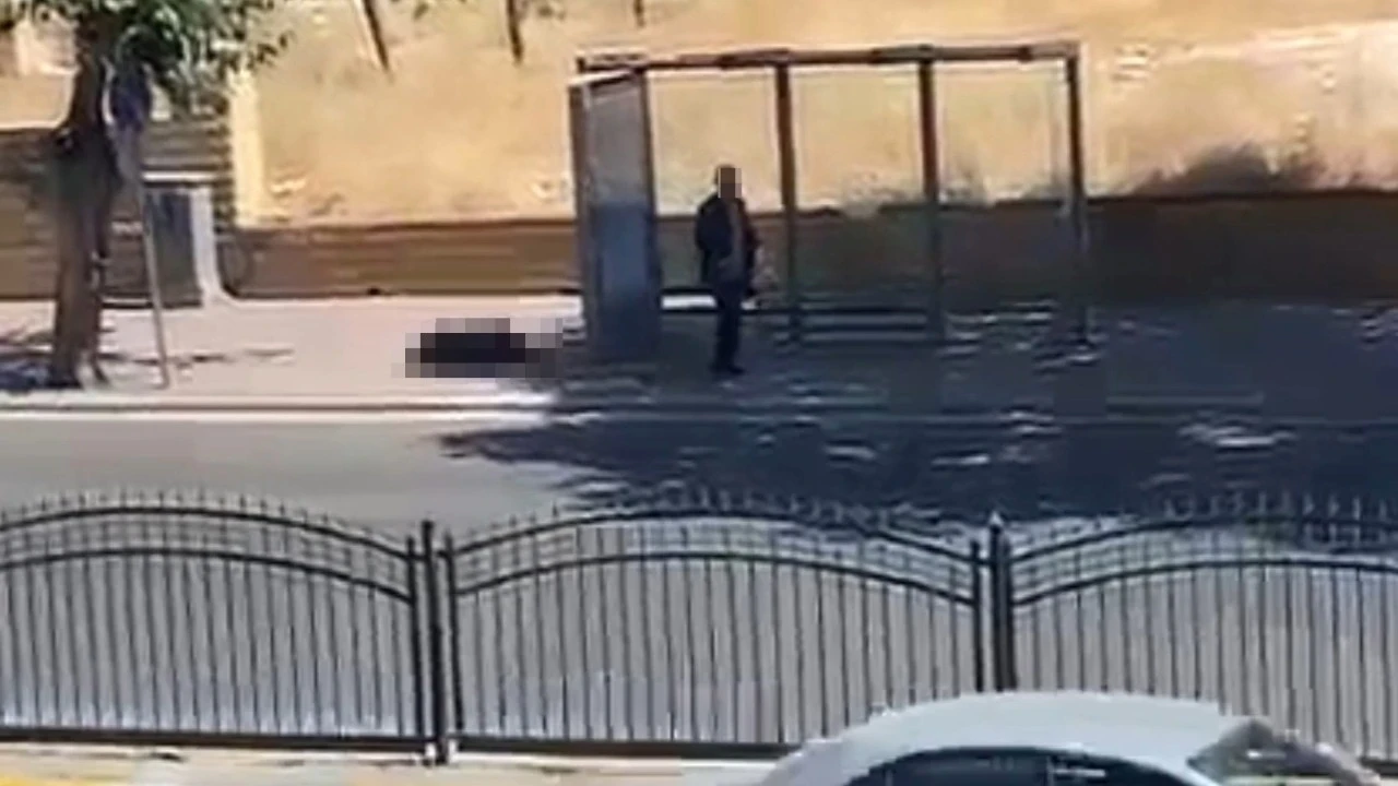Otobüs durağında kadın cinayeti