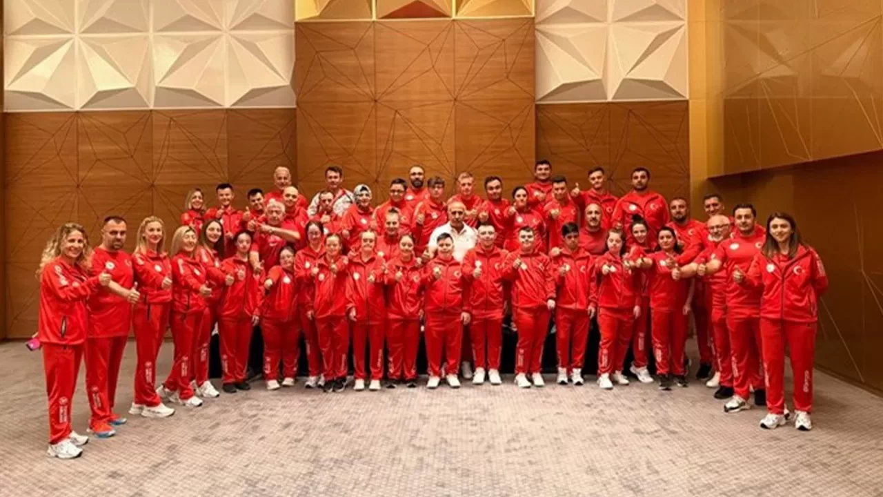 Gençlik ve Spor Bakanı Osman Aşkın Bak'tan milli özel sporculara tebrik! Dünya şampiyonasında 50 madalya