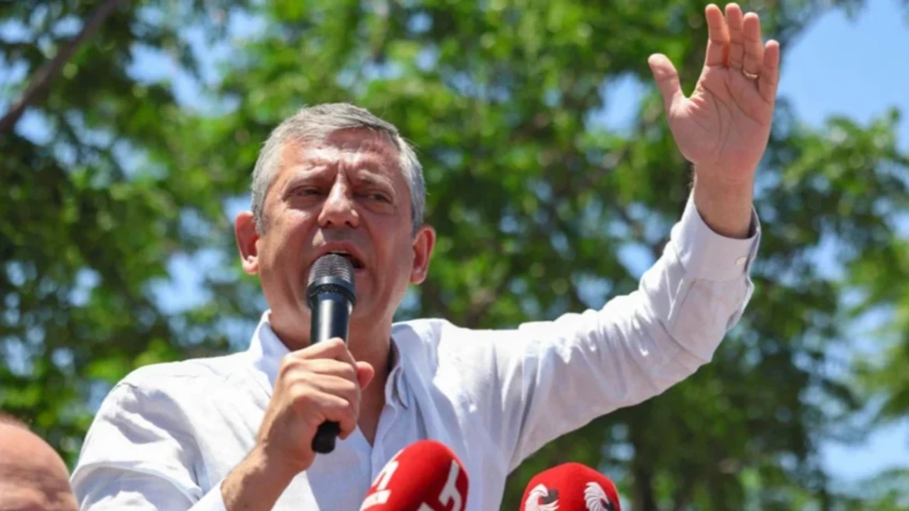 Özgür Özel’in yeni parti hamlesi dünya basınında: "2028'in kaderini değiştirebilir"