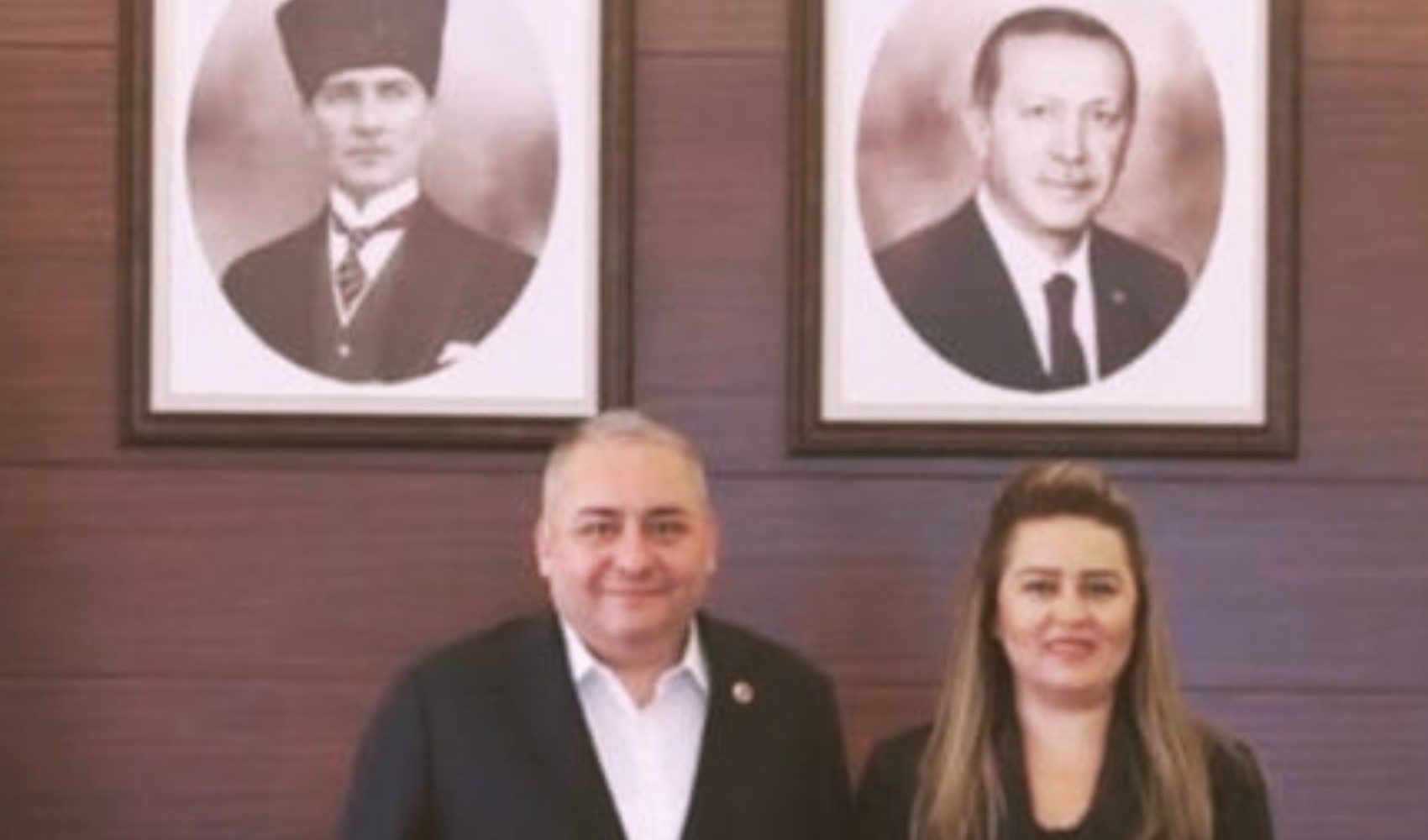 AKP'ye geçti makam odasını yeniledi: Atatürk portesi küçüldü