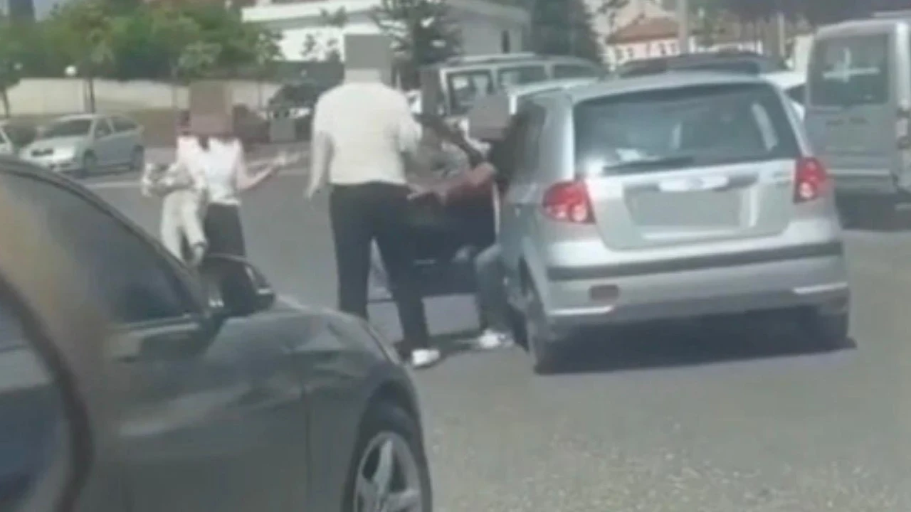 Aracından inmesi pahalıya mal oldu: Görüntüler sosyal medyada yankı uyandırmıştı