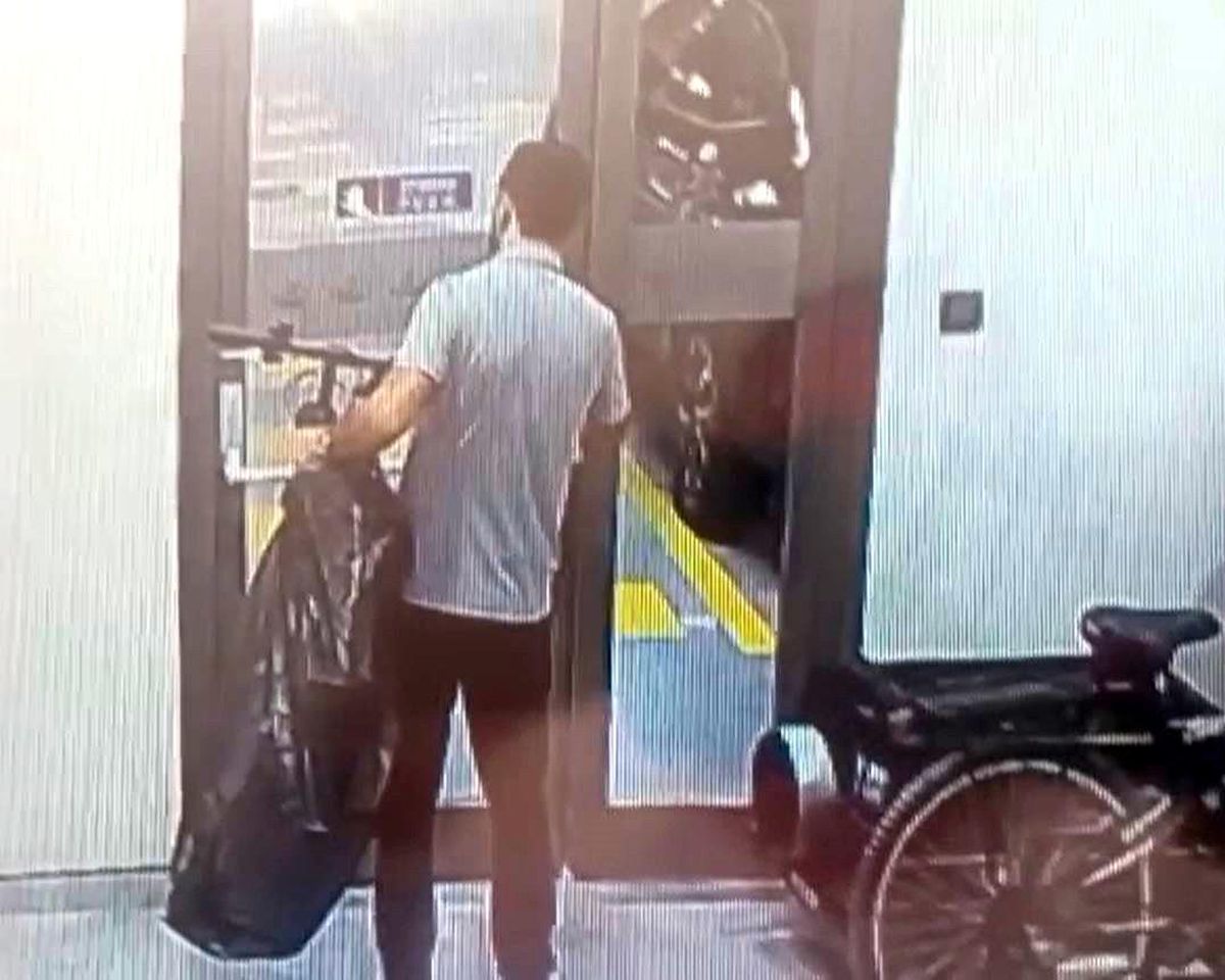 Çaldığı bisikleti polis merkezine getirip teslim etti