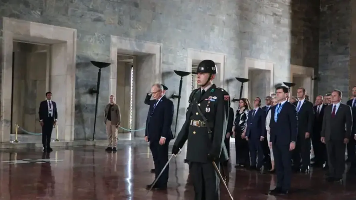 NATO heyetinden Anıtkabir'e ziyaret
