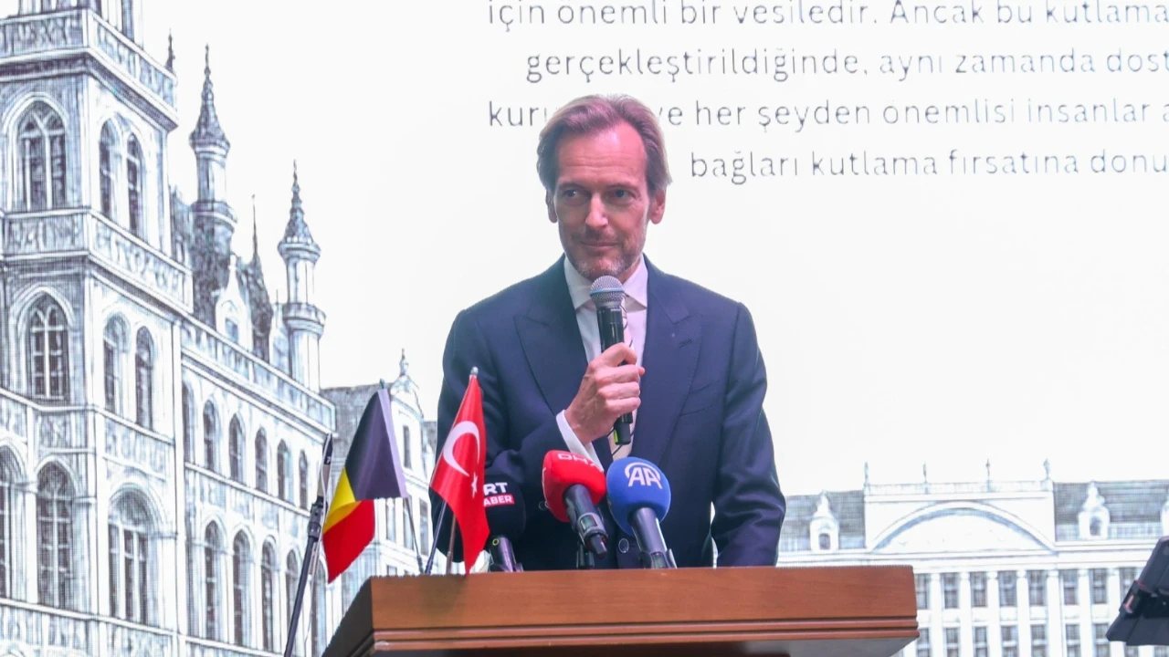 Belçika Ankara Büyükelçisi Van de Velde: "Türkçe öğrenmek Erik Dalı oynamaktan daha zor"