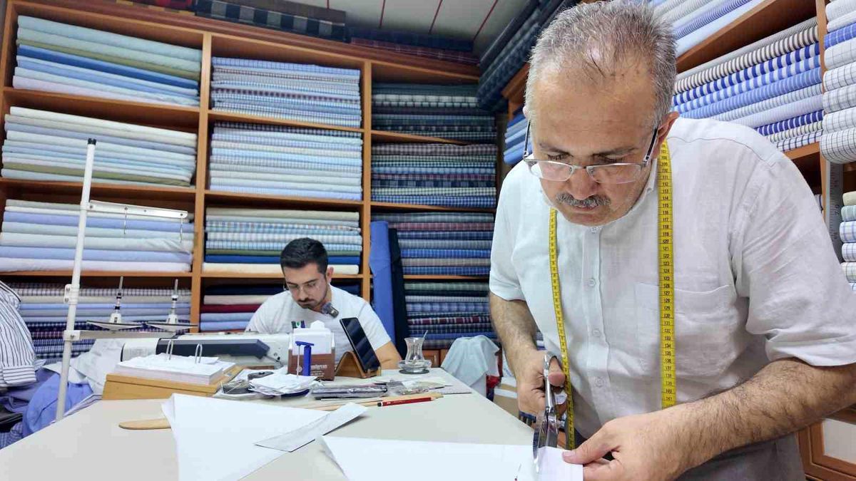 Konya'da üç kuşaktır desen desen gömlek dikiyorlar