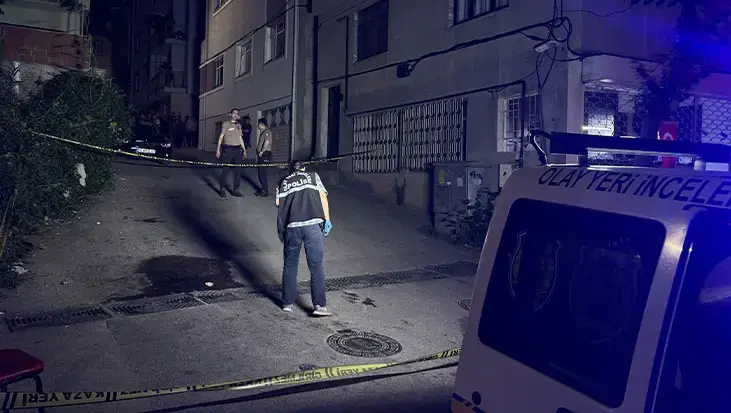 Kahve masasında başlayan tartışma sokağa taştı! Silahı çekip dehşet saçtı: 2 yaralı