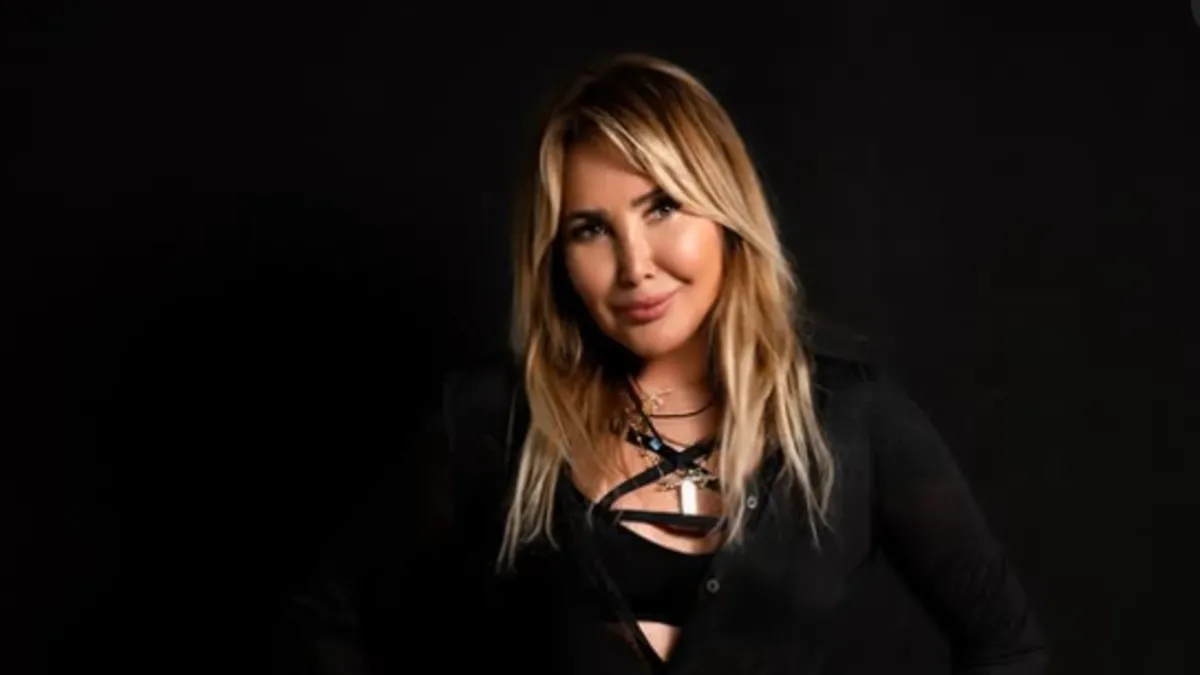 Kim der 62 yaşında diye! Yonca Evcimik’in tatil kareleri olay oldu