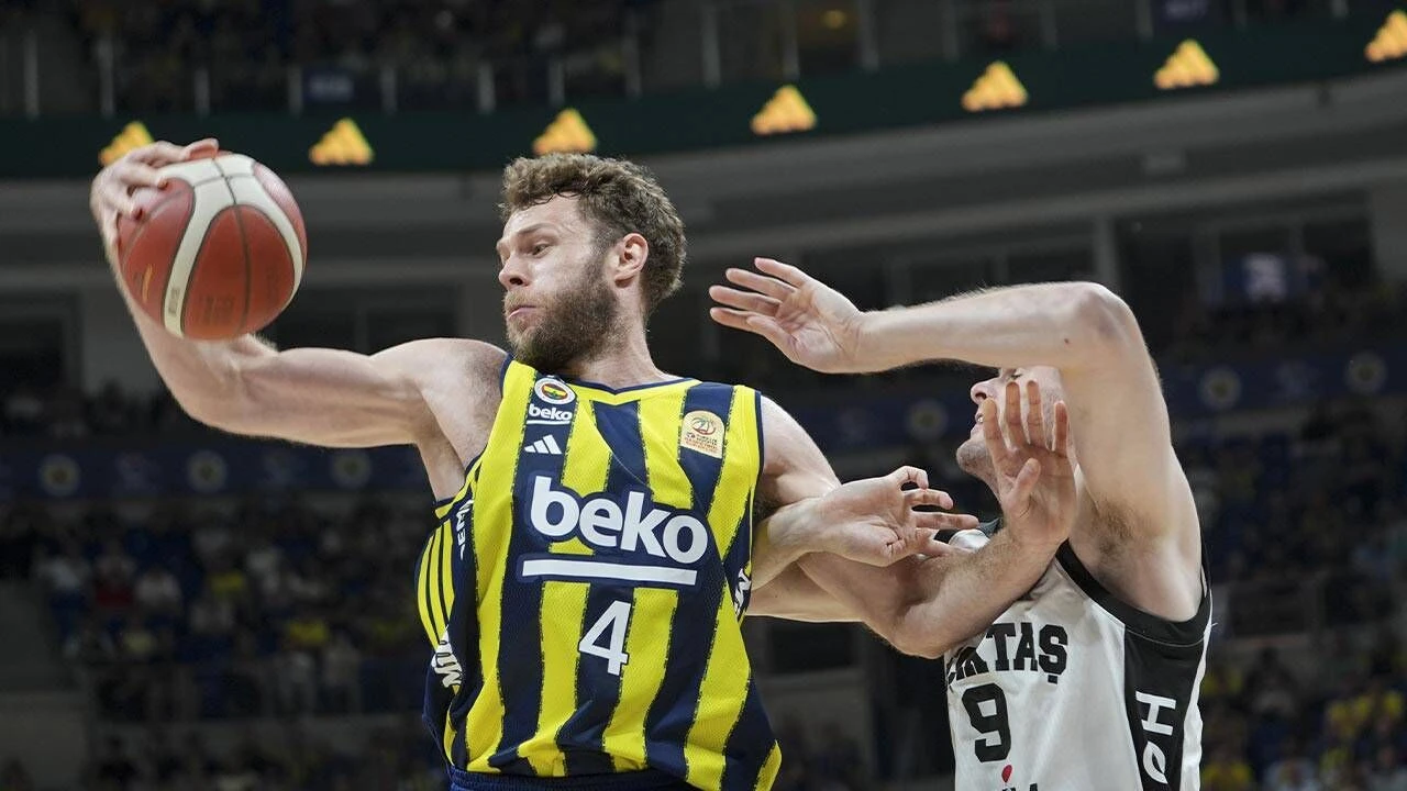 Fenerbahçe Beşiktaş’ı farklı geçti: Final serisinde durum 1-1