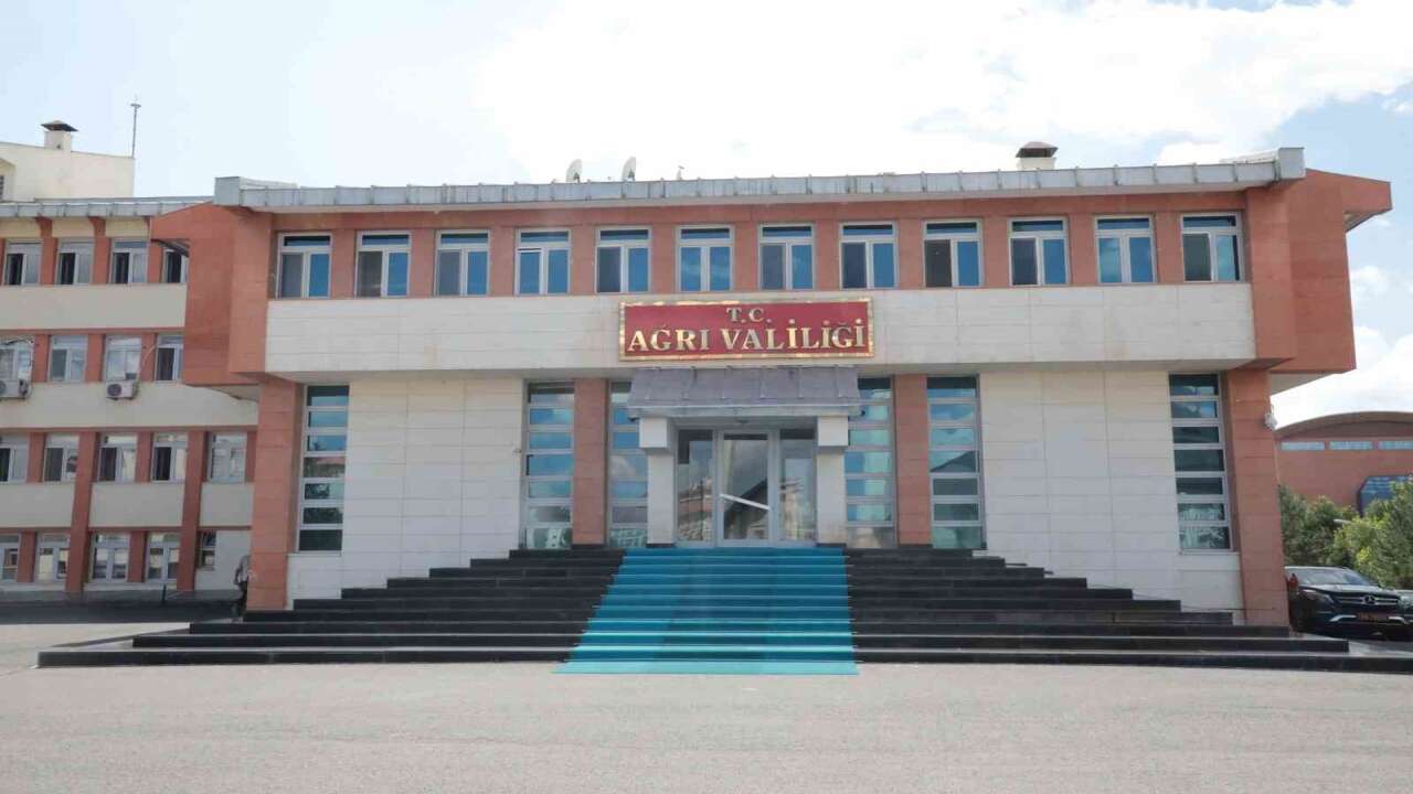 Ağrı Valiliğinden hayatını kaybeden öğretmenle ilgili açıklama