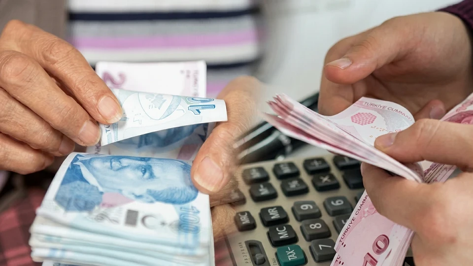 Emekli maaş farkı ne zaman yatacak? SGK ödeme takvimi ve 2026 maaş farkı tutarları | EKONOMİ HABERLERİ