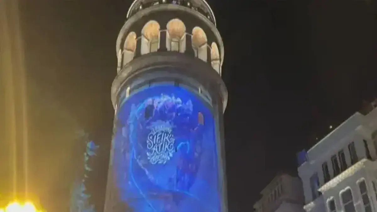 Galata Kulesi'nde Sıfır Atık Haftası ile ilgili ışık gösterisi