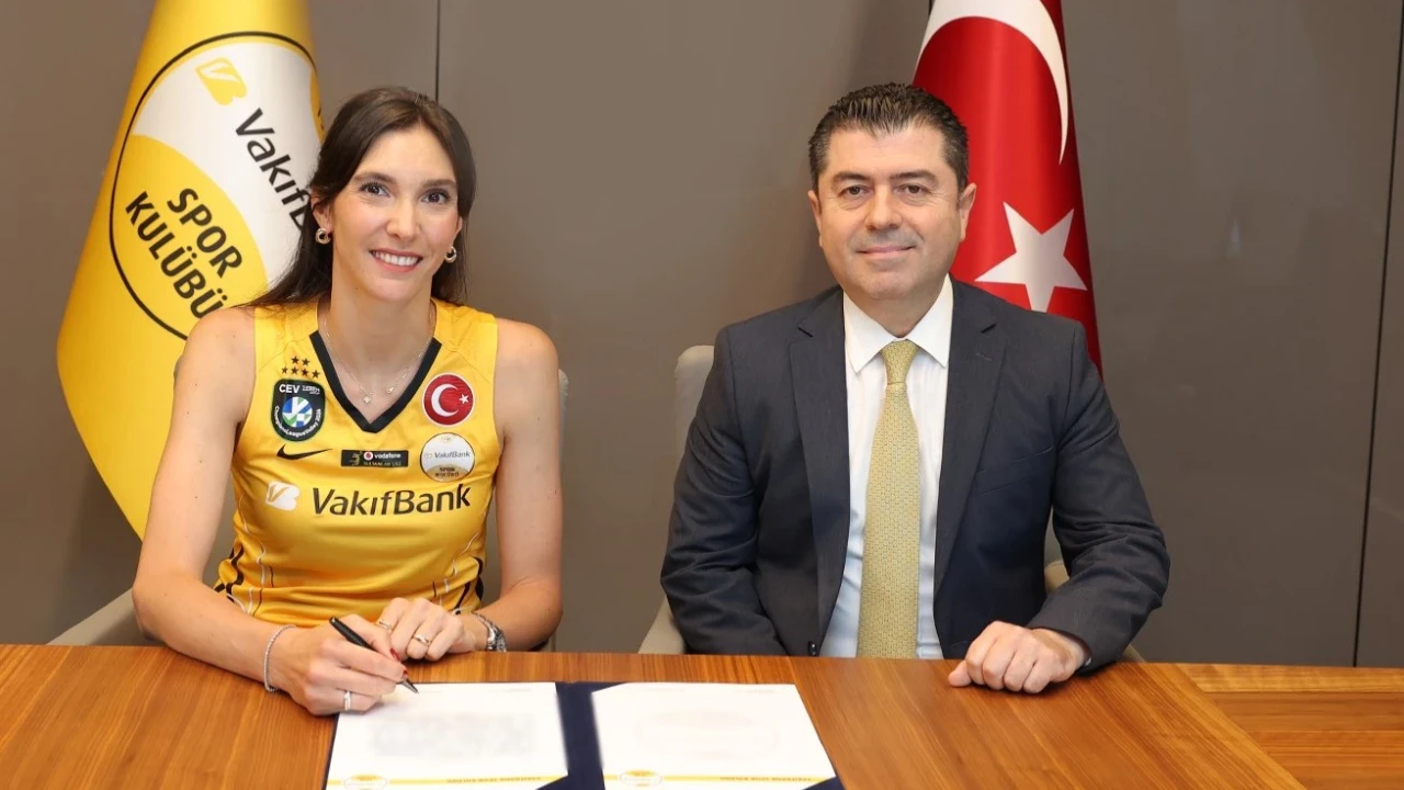 Naz Aydemir Akyol, VakıfBank'a geri döndü