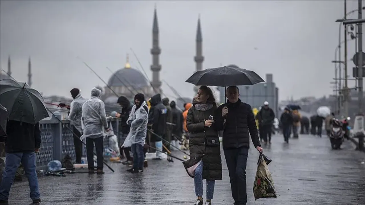 Meteoroloji'den İstanbul'a sarı kodlu sağanak yağış uyarısı geldi