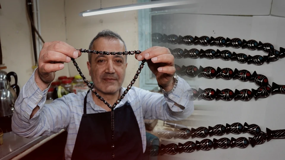 Oltu taşı tespih üretimi: Usta Sinan Ağırman'ın 1 aylık emeği patent sürecinde | ERZURUM YEREL HABERLERİ
