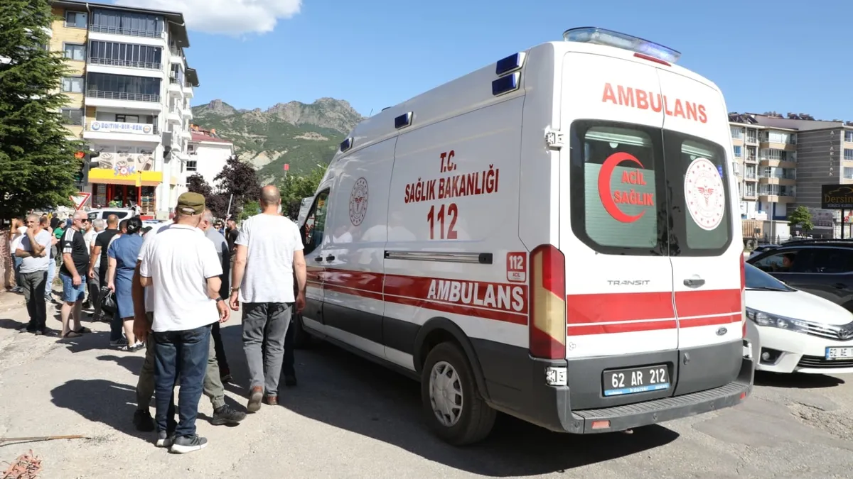 İnşaat iskelesinden düşen işçi hayatını kaybetti