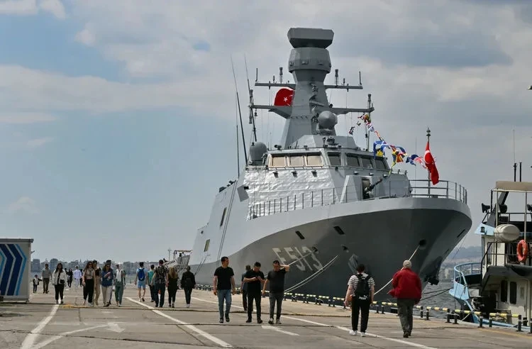 TCG Burgazada, Belçika'da ziyaretçilerini ağırlayacak