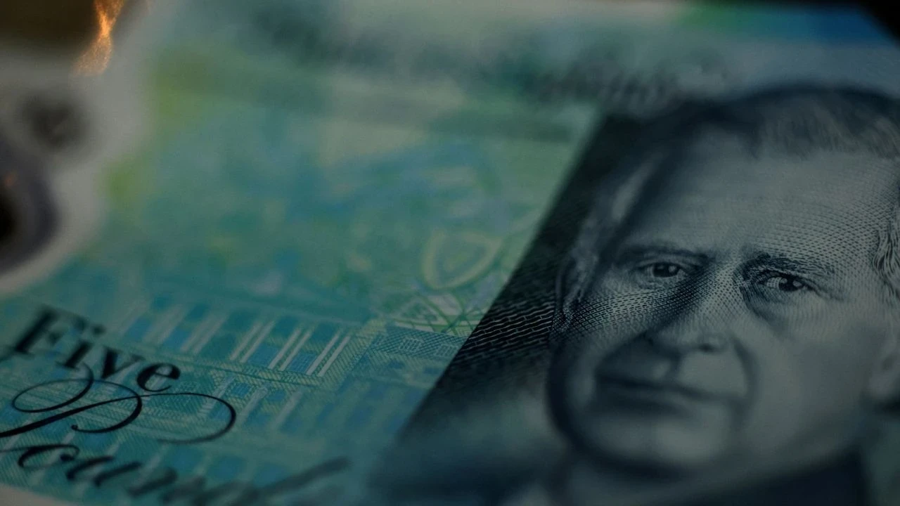 Kralın geliri ve vergi ödemesi gün yüzüne çıktı: İngiltere'de bir ilk