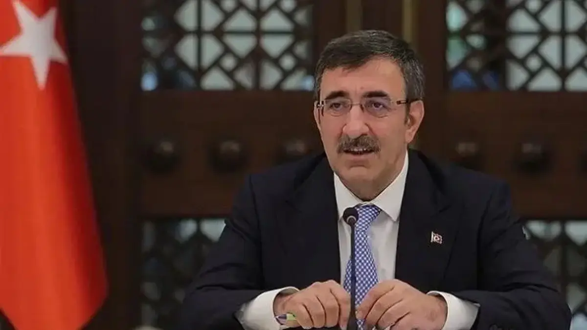 Cumhurbaşkanı Yardımcısı Yılmaz, LGS'ye girecek öğrencilere başarılar diledi