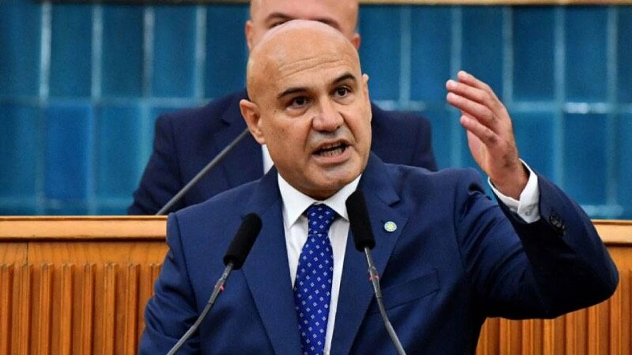 Atatürk'süz hatıra parası tartışması