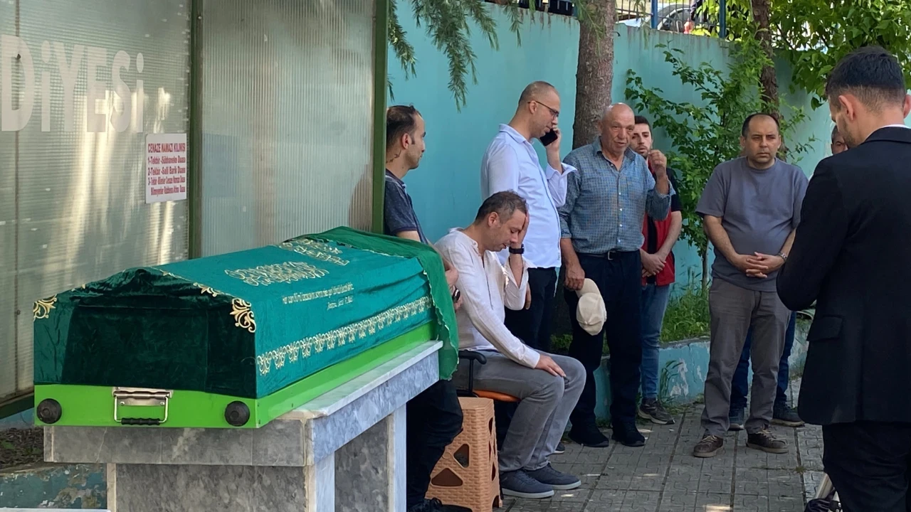 5'inci kattan düşen Ebrar bebek son yolculuğuna uğurlandı