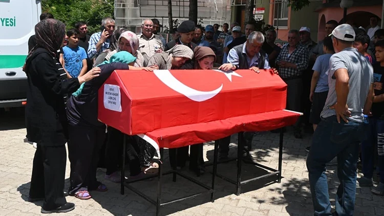Memleketine tatile gelen uzman çavuş, hayatını kaybetti