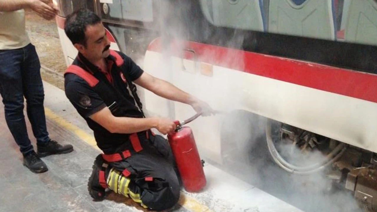 Tramvayda yangın paniği